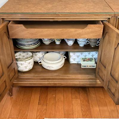 LOT 245: Vintage Mastercraft Furniture Co. Buffet Console with Table Pads