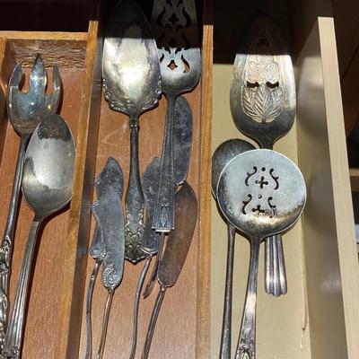 LOT 247: Silver and Gold Plated Flatware / Utensils - Harmony House, Wm. Rogers & Son, Community and More