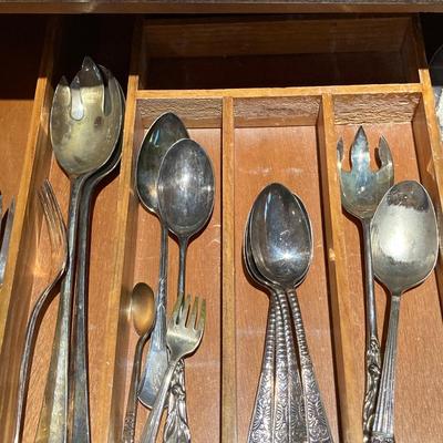 LOT 247: Silver and Gold Plated Flatware / Utensils - Harmony House, Wm. Rogers & Son, Community and More