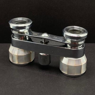 LOT 252: Pair of Stunning Mother of Pearl Opera Glasses with Cases - French Par Brevet Dinvention and Swift Princess 25X Model No 726