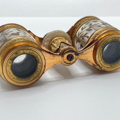 LOT 252: Pair of Stunning Mother of Pearl Opera Glasses with Cases - French Par Brevet Dinvention and Swift Princess 25X Model No 726