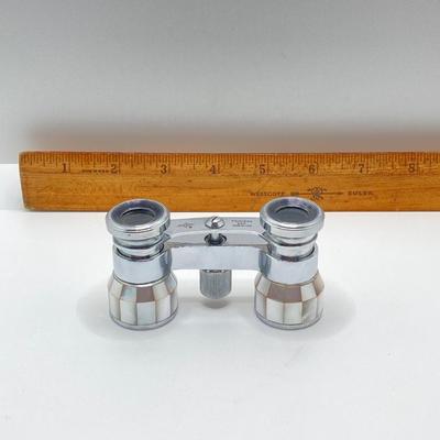 LOT 252: Pair of Stunning Mother of Pearl Opera Glasses with Cases - French Par Brevet Dinvention and Swift Princess 25X Model No 726