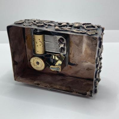 LOT 253: Vintage Figural Silverplate Music Box Hava Nagila Judaica Fiddler with Two Sterling Israel Jerusalem Miniature Figures