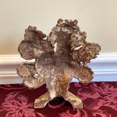 LOT 258: Vintage / Antique Cast Iron Basket Door Stop