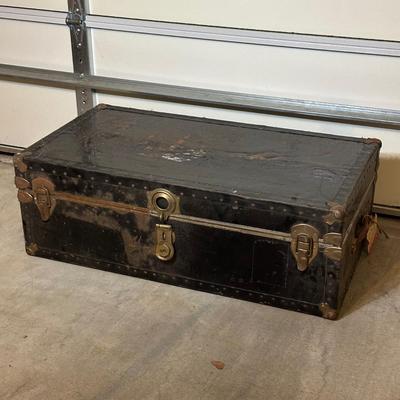 LOT 260: Vintage Steamer Trunk