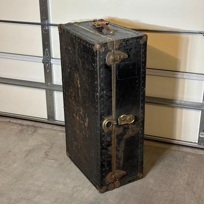 LOT 260: Vintage Steamer Trunk