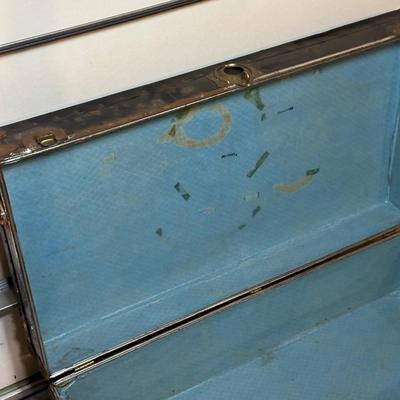 LOT 260: Vintage Steamer Trunk