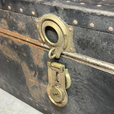LOT 260: Vintage Steamer Trunk