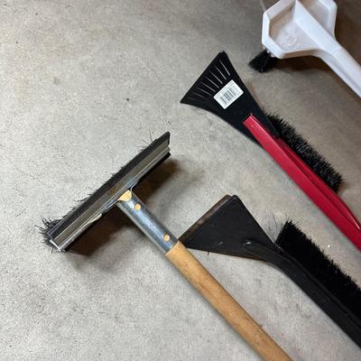 LOT 261: Car Essentials! Ice Scrapers, Bungee Cords, Inflate n Go & More!