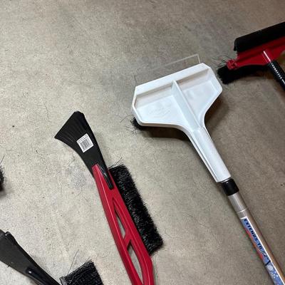 LOT 261: Car Essentials! Ice Scrapers, Bungee Cords, Inflate n Go & More!