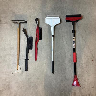 LOT 261: Car Essentials! Ice Scrapers, Bungee Cords, Inflate n Go & More!