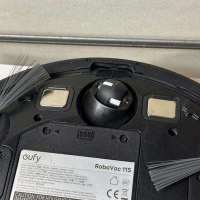 LOT 263: Eufy Robovac 11s