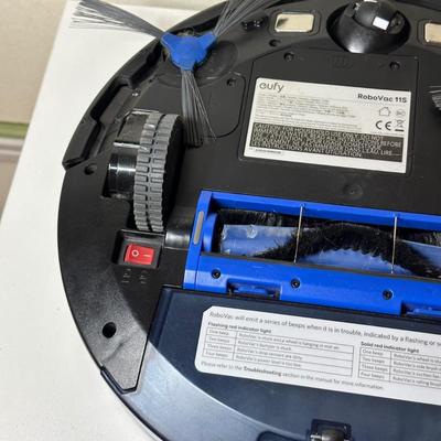 LOT 263: Eufy Robovac 11s