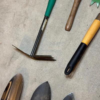 LOT 264: Gardening Tools, Garden Decor & More!