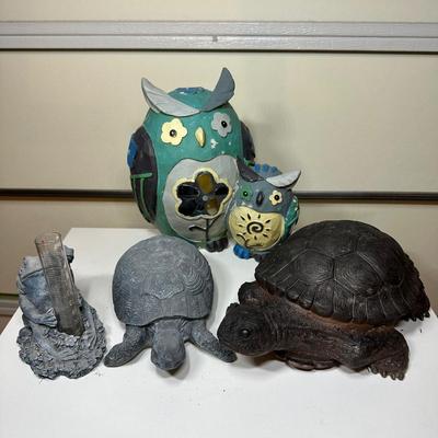 LOT 264: Gardening Tools, Garden Decor & More!