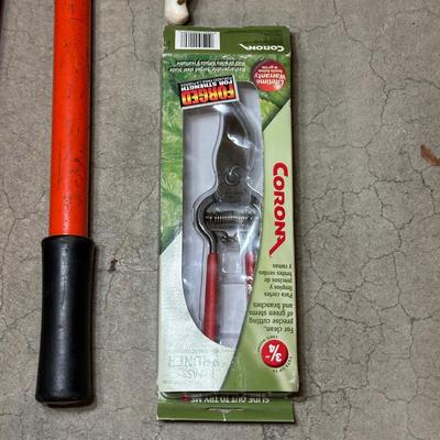 LOT 264: Gardening Tools, Garden Decor & More!