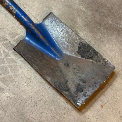 LOT 264: Gardening Tools, Garden Decor & More!