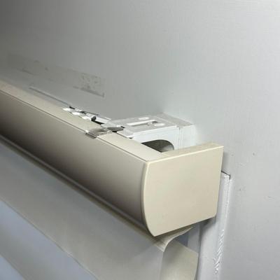 LOT 266: Hunter Douglas Silhouette Window Shades 74"x65” New In Box