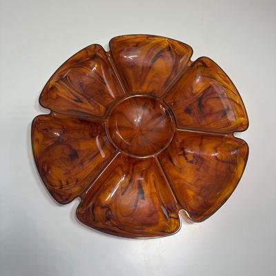 LOT 268: Farberware Square BBQ Wok Topper, Trays, Cutting Board & More