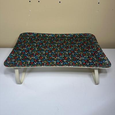 LOT 268: Farberware Square BBQ Wok Topper, Trays, Cutting Board & More