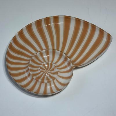 LOT 268: Farberware Square BBQ Wok Topper, Trays, Cutting Board & More