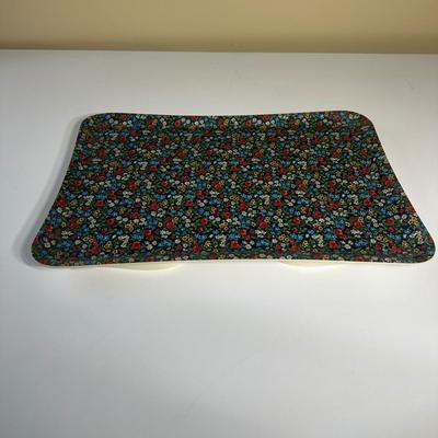 LOT 268: Farberware Square BBQ Wok Topper, Trays, Cutting Board & More