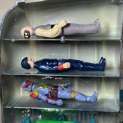 LOT 270: Vintage StarWars Action Figures w/ 1983 C-3PO Carrying Case