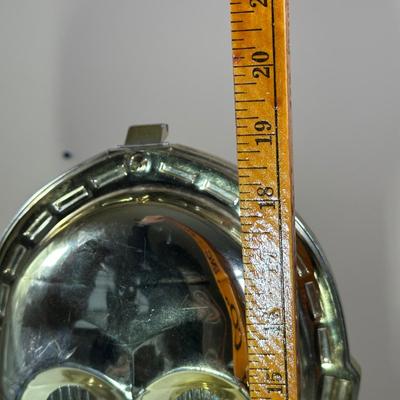 LOT 270: Vintage StarWars Action Figures w/ 1983 C-3PO Carrying Case