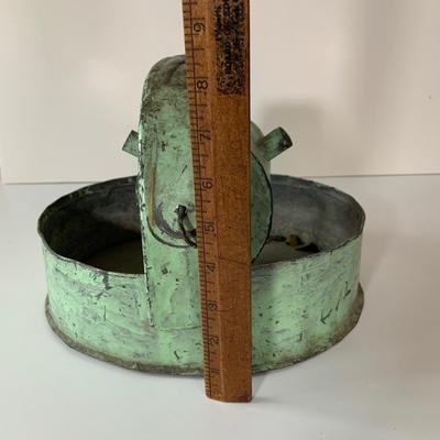 LOT:276: Vintage/Antique Metal Oil Burning "Eternal Flame"