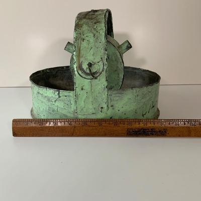 LOT:276: Vintage/Antique Metal Oil Burning "Eternal Flame"