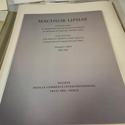 LOT:283: A Tribute to Leipzig - Boxed Facsimile Plates of the Medieval Illuminated Hebrew Manuscripts from Leipzig University Library