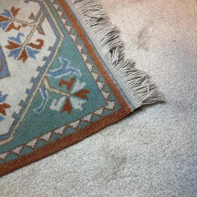 LOT 384: Beautiful Vintage Turkish Rug