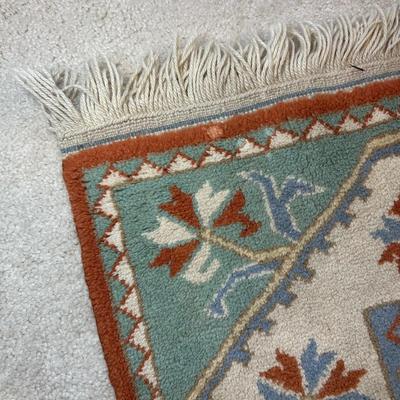 LOT 384: Beautiful Vintage Turkish Rug