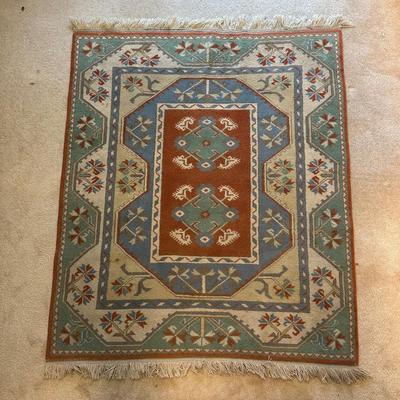 LOT 384: Beautiful Vintage Turkish Rug