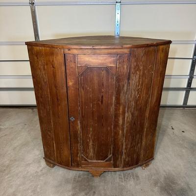 LOT 386 Antique Corner Cabinet