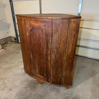 LOT 386 Antique Corner Cabinet