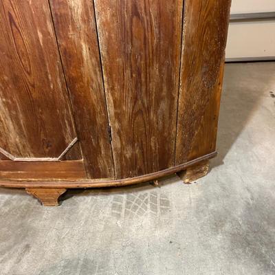 LOT 386 Antique Corner Cabinet