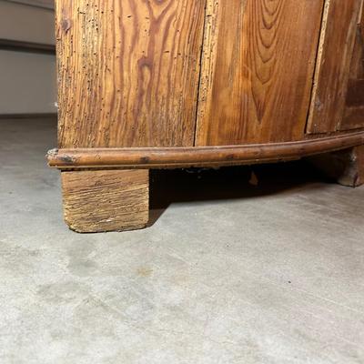 LOT 386 Antique Corner Cabinet