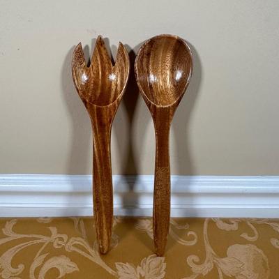 LOT 388: Vintage Scalloped Salad Bowl Set w/ Glass Oil & Vinegar Cruet & More