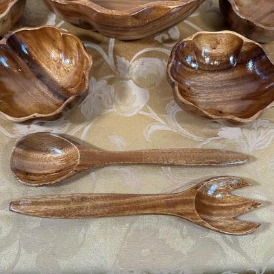 LOT 388: Vintage Scalloped Salad Bowl Set w/ Glass Oil & Vinegar Cruet & More