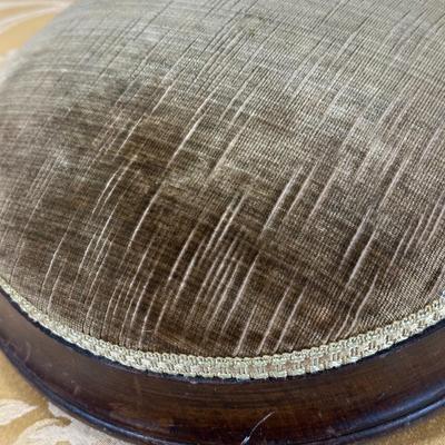 LOT 389: Vintage Towel Rack Mirror & Footstool