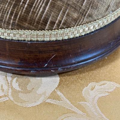 LOT 389: Vintage Towel Rack Mirror & Footstool