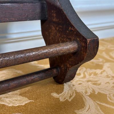 LOT 389: Vintage Towel Rack Mirror & Footstool