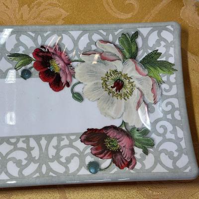 LOT 396: Slap Chop, Garlic Baker, Beautiful Kitchen Decor & More