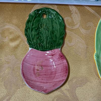 LOT 396: Slap Chop, Garlic Baker, Beautiful Kitchen Decor & More