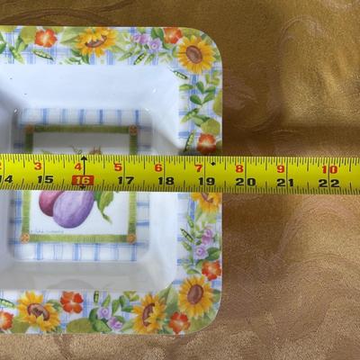 LOT 396: Slap Chop, Garlic Baker, Beautiful Kitchen Decor & More