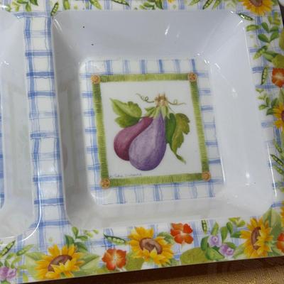 LOT 396: Slap Chop, Garlic Baker, Beautiful Kitchen Decor & More