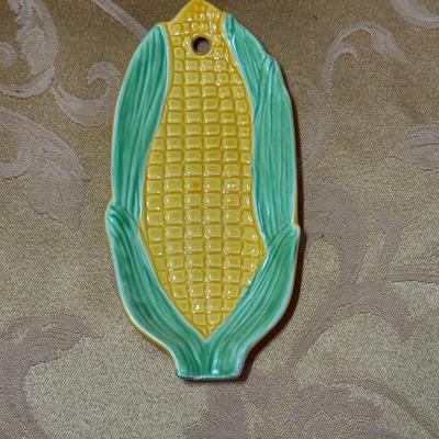 LOT 396: Slap Chop, Garlic Baker, Beautiful Kitchen Decor & More