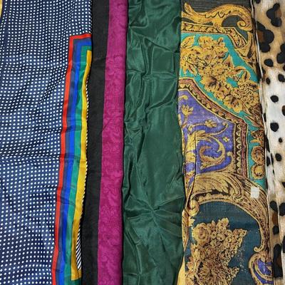 LOT 399: Women’s Hats, Shoulder Bags & More!