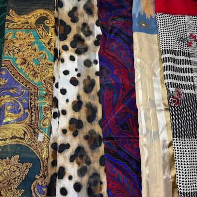 LOT 399: Women’s Hats, Shoulder Bags & More!